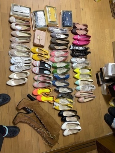 パンプス、ブーツ、バッグ等、全て新品です