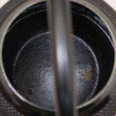 本場 南部鐵瓶 二升 万代屋 霰 南部菊七 鉄瓶 南部鉄器 (R2399wY)