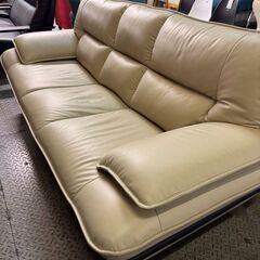 ソファ　3人用　3人掛け　ホワイト　クリーム　オシャレ　広々　アンティーク　合皮　大家族　広い　イス　