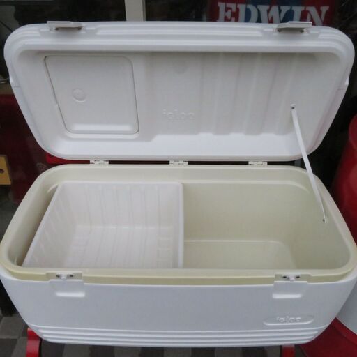 igloo 大容量クーラーボックス クイック&クール100(95L)？ 詳細が