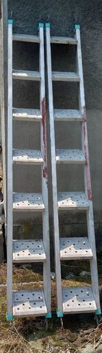 足場 階段7段 アルインコ 今日なら2万円でです。