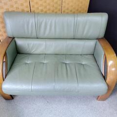 〈値下げしました！〉　カリモク家具　2人掛けソファ　WT33モデル　革製品　Karimoku　zf-1