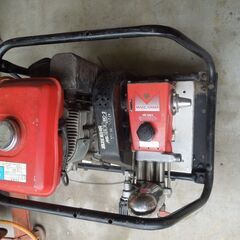 丸山の動力噴霧器です。