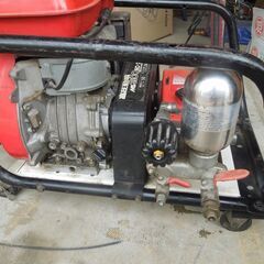 丸山の動力噴霧器です。