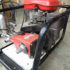 丸山の動力噴霧器です。