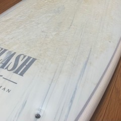 【中古】サーフボード(ショートボード)デッキカバー・リーシュコード付き ※フィン2箇所外れてます。¥10,000