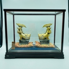 a0507601 長栄作 銀製 シャチホコ 鯱鉾 ガラスケース 縁起物 鯱 シルバー 工芸 置物 中古品 a0507601 長栄作 銀製 シャチホコ 鯱鉾 ガラスケース 縁起物 鯱