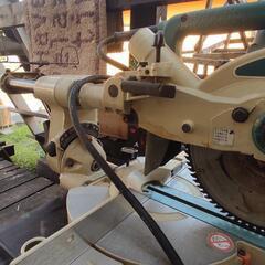 マキタのスライドマルノコです