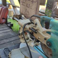 マキタのスライドマルノコです