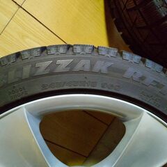 【値下げ】スタッドレス付きホイール4本セット　245／45／18（BMW　528i　F10　DBA-FR30　2011年式に使用）