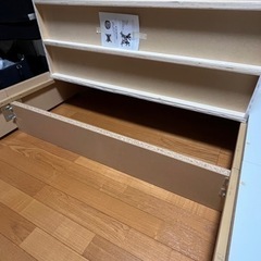 ベッドフレーム　クイーン　ニトリ