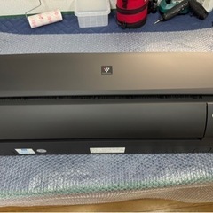 値下げ‼️素敵すぎる‼️マットブラック色のエアコン⚫️冷暖房しっかり 