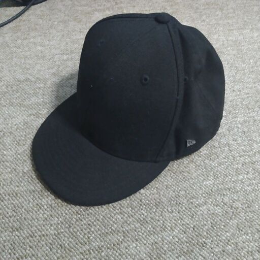 ほぼ新品NEW ERAキャプ帽子