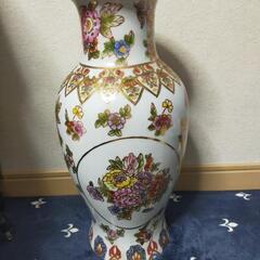 薩摩　金彩花柄花瓶 薩摩 金彩花柄花瓶