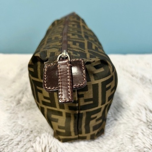 美品！　FENDI フェンディ　ポーチ