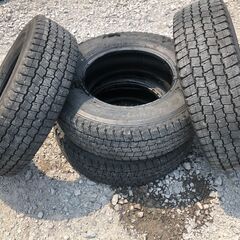 グッドイヤー　アイスナビカーゴ　195/80R15