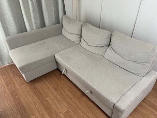 IKEAのFRIHETEN（フリーヘーテン） 　4人掛けソファ
