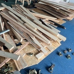 鉄屑、鉄パイプ、木材（足場・DIY）