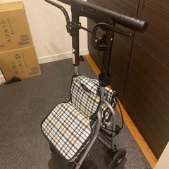 幸和製作所 シルバーカー コンパクトタイプ プチカ2 座れる 幸和製作所 （ カート 歩行器 歩行車 折りたたみ 軽量 アルミ製 歩行補助 介護 高齢者） 