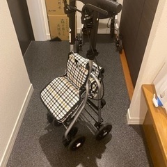 幸和製作所 シルバーカー コンパクトタイプ プチカ2 座れる 幸和製作所 （ カート 歩行器 歩行車 折りたたみ 軽量 アルミ製 歩行補助 介護 高齢者） 