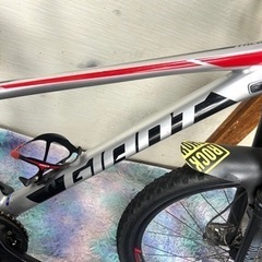 GIANT.TARON MTB27.5インチSHIMANO 24段変速、前後油圧式ディスクブレーキ