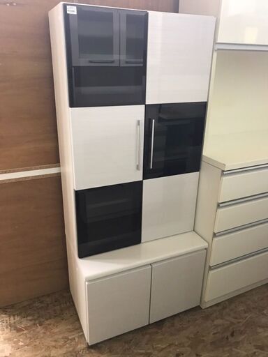カップボード　おしゃれ　白黒　スタイリッシュ　クリーニング済み　ジャングルジャングル貝塚店　貝塚市　二色浜　東貝塚