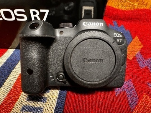 一眼レフカメラ　Canon  EOS R7