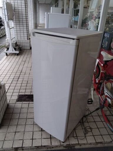 冷凍庫　(冷凍専用)車に積めるサイズ　冷凍ストッカー　食品ストッカー