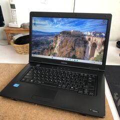 東芝：dynabook Satellite B552/F Core i3 4GB SSD240GB Windows11 