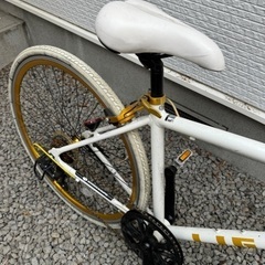 LIG MOVE ホワイト クロスバイク（700x28C・7段変速）