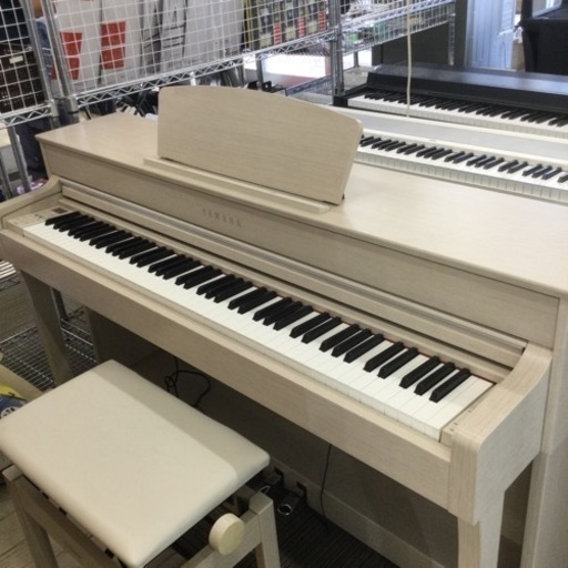 【✨人気のClavinova❗️コンサートグランドピアノ音を豊かな響きで体感❗️303曲のレッスン曲❗️CFX❗️ベーゼンドルファー『インペリアルの音色を搭載❗️』✨】参考価格¥168,000円　YAMAHA／ヤマハ　CLP-635WH