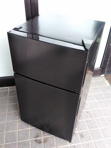 △ MAXZEN マクスゼン 2ドア 冷凍冷蔵庫 87L JR087ML01GM 2022年製 動作確認済 冷凍ポケットの欠品 天板に傷多数有り 現状渡し