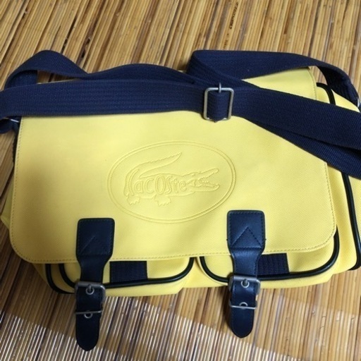 ラコステ　メッセンジャーバック