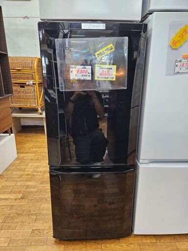 【リサイクルショップどりーむ鹿大前店】No.10312　三菱　2ドア冷蔵庫　2020年製　全体容量146L　1～2暮らしに最適なサイズです♪　※冷蔵室パーツ一部破損あり(´;ω;｀)