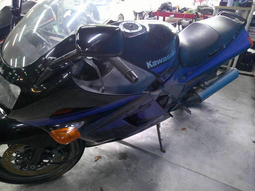 KAWASAKI ZZ-R1100-1 黒/青 格安提供車 半額配送キャンペーン クランキング確認 期間限定 現状渡し諸経費￥0- 横浜 P-Yard KAWASAKI ZZ-R1100-1 黒/青 格安提供車 半額配送キャンペーン ク