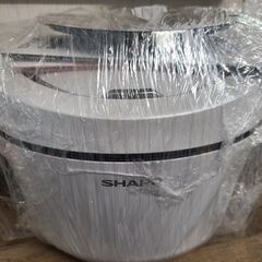 【近隣地域配送可能】シャープ ヘルシオ ホットクック 電気調理鍋 無水鍋 1.6L 2~4人用 スマホ連携 ホワイト KN-HW16E-W　GMW55