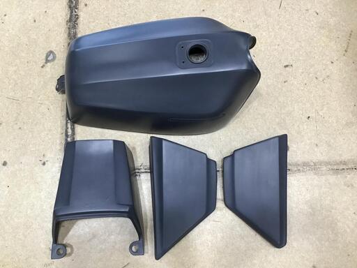【バイクパーツ】KAWASAKI（ｶﾜｻｷ） Z400FX純正 ﾌｪｰﾙﾀﾝｸ+ｻｲﾄﾞｶﾊﾞｰ+ﾃｰﾙｶｳﾙ　（ｸﾞﾚｰ）　1ｾｯﾄ