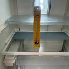 東芝製330L３ドア冷凍冷蔵庫　自動製氷付き　2017年製