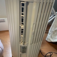 トヨトミ　窓用エアコン2015年製 