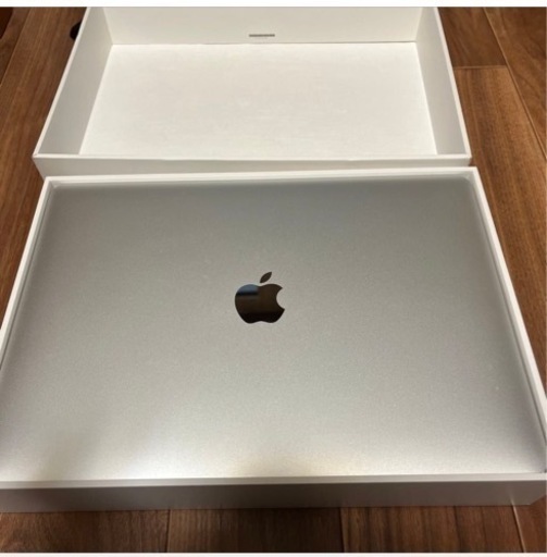 Apple MacBook Air 13inch 2019年モデル シルバー　　8GB 256GB 美品