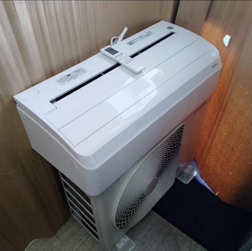美品！東芝　2023年製　エアコン　18畳目安　RAS-K562M