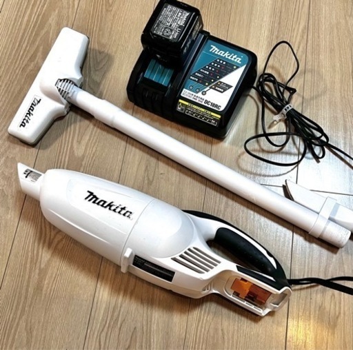 makita マキタ　充電式クリーナー　CL141FD 14.4V