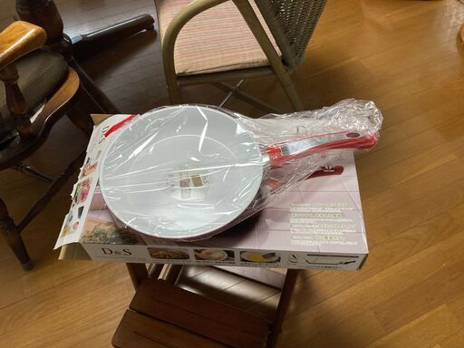 未使用のセラミックコーティングフライパン（径24㎝）