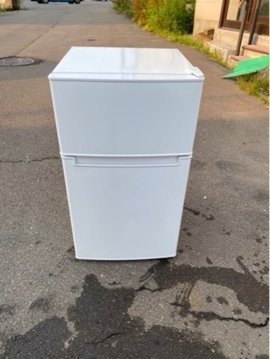 アース万代店　特価！TAG label/85L 2ドア冷凍冷蔵庫/AT-RF85B/中古品/2018年製/