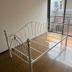 ニトリ パイプベッド ジュリア