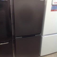 「ジモティー見た」で10％OFF！【2ドア冷凍冷蔵庫】2ドア冷凍冷蔵庫 SHARP シャープ SJ-D15H-H 2022年製 152L:ブラック