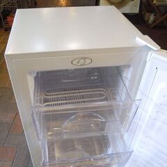 マクスゼン 60L 冷凍庫 前開き引出しタイプ 2023年製 JF060HM01 ホワイト コンパクト 2台目にオススメ! 札幌市東区 新道東店
