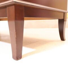 神戸元町の老舗家具屋”メープル不二屋”のFEP-289 カップボードです。高級感のあるマホガニー材を使用したクラシックな食器棚は店舗などの飾り棚や収納キャビネットにもおススメです♪