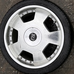 18日まで限定値下げ。70000~55000 値下げ 18インチ4本セット