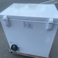 ■Ｂ‐2 未使用品 長期保管 傷、凹み多少あり エスケイジャパン冷凍ストッカー SFU-A142 142Ｌ 2022年 739ｘ577ｘ851ｍｍ 動作問題なし ■